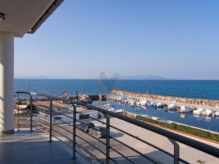 Bohemi, luxury seafront villa