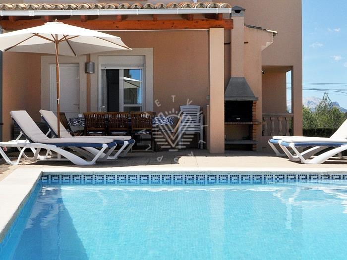 Villa con piscina, solo familias, cerca de Alcudia