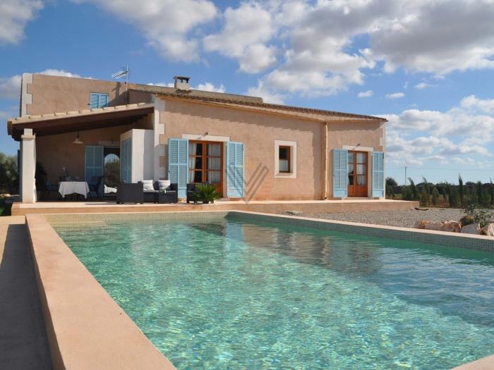 Casa rural moderna con piscina privada