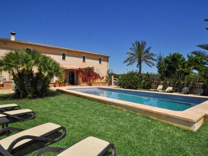 Casa Antonio: Encanto rural con piscina