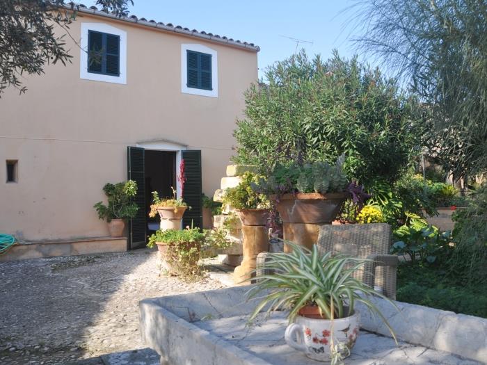 Cas Padri Jordi, casa de pueblo con vista mar y mucho encanto en Muro